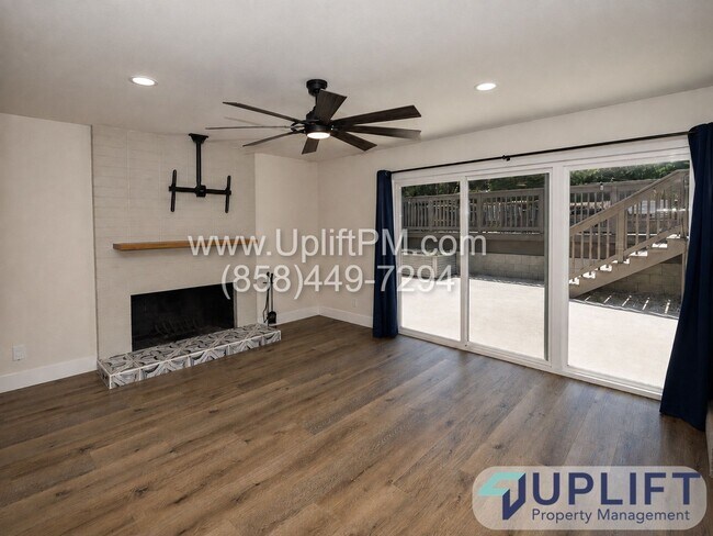 Foto del edificio - 6234 Rose Lake Ave