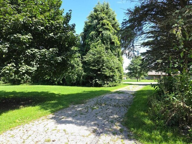 Foto del edificio - 3 bedroom home Eau Claire