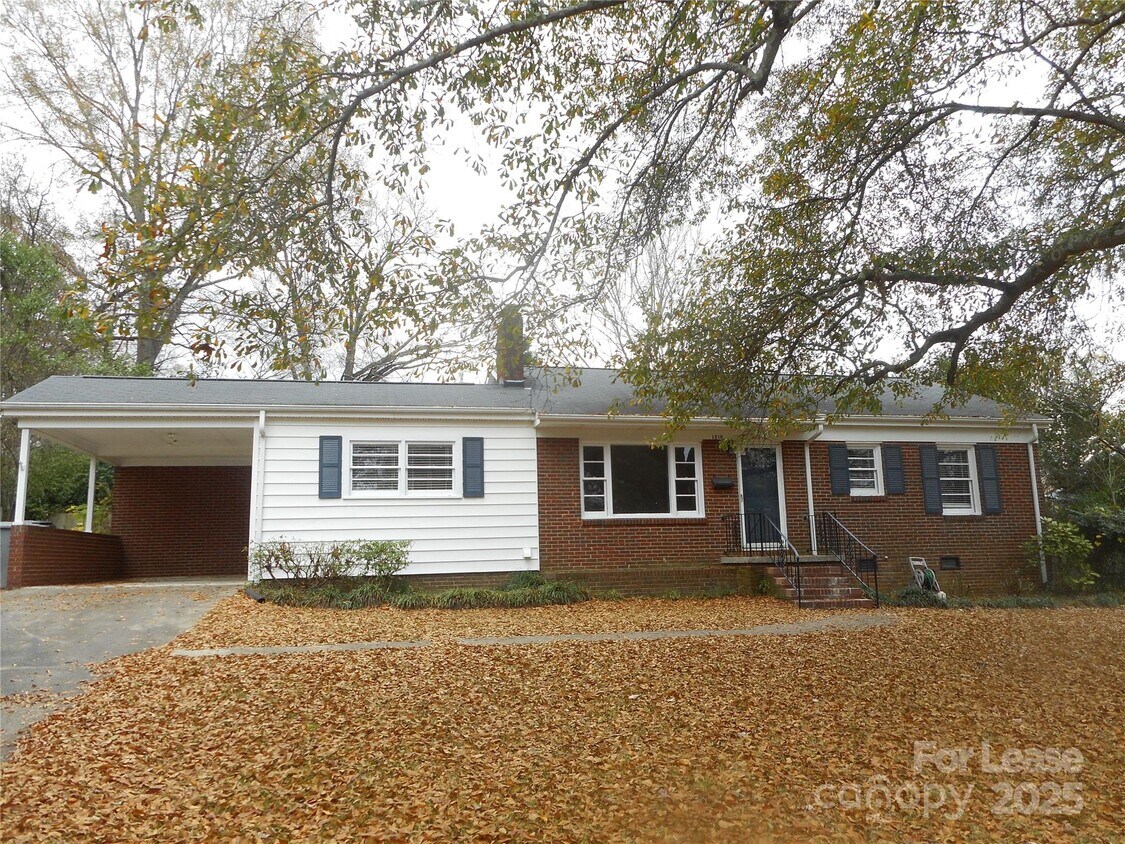 Foto principal - 1210 Norland Rd