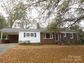 Building Photo - 1210 Norland Rd