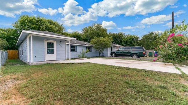 Building Photo - 2228 Buffalo St, San Antonio TX 78221