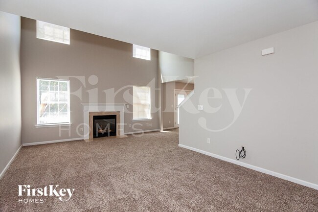 Building Photo - 7411 Mary Jo Helms Dr