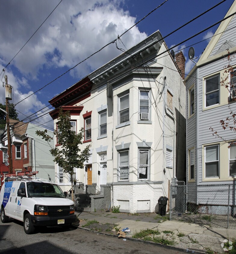 Building Photo - 59 N 6th St