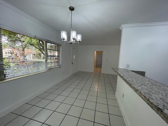 Foto del edificio - 828 Lorca St