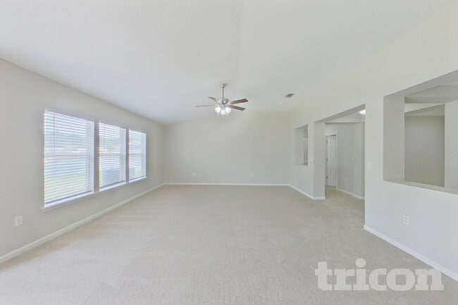 Building Photo - 11238 Justin Oaks Dr N