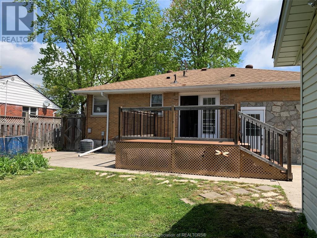 Photo du bâtiment - 3633 McKay Ave