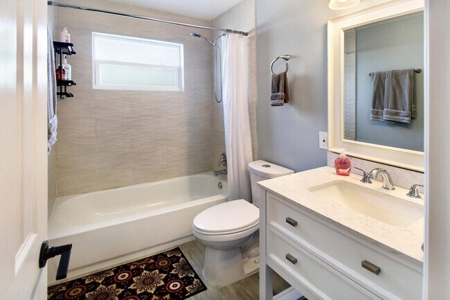 Building Photo - 3574 Lake Worth Rd