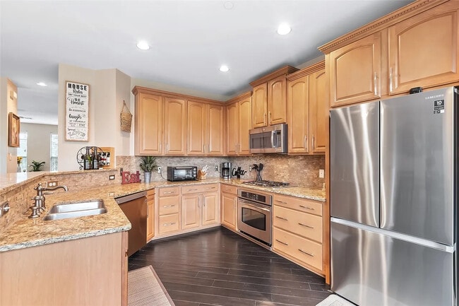 Foto del edificio - Room in Townhome on Chase Ln