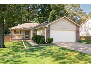 Building Photo - 3913 Sunset Dr