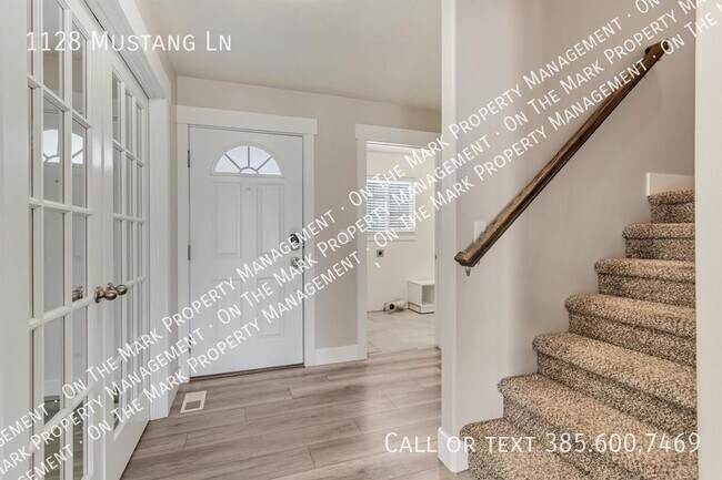 Building Photo - 1128 Mustang Ln