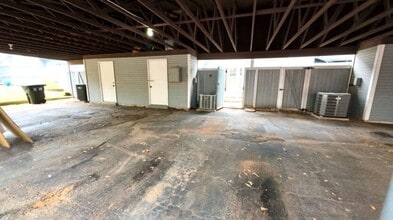 Building Photo - 5900 Grelot Rd