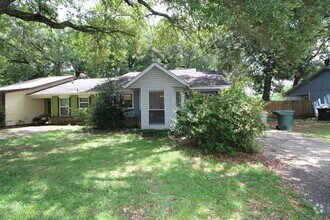 Building Photo - 6201 Forest Pines Dr