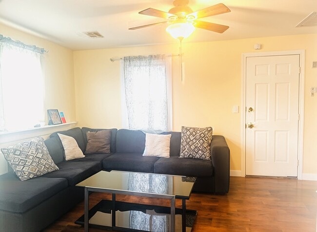 Foto del edificio - 23 Winslow Ave