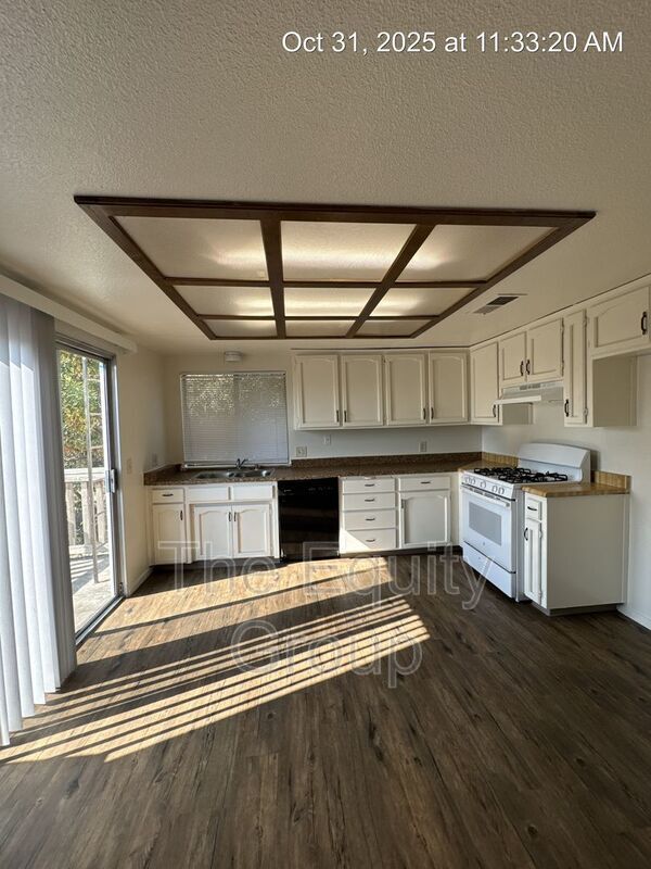 Foto del edificio - 1347 S Court St