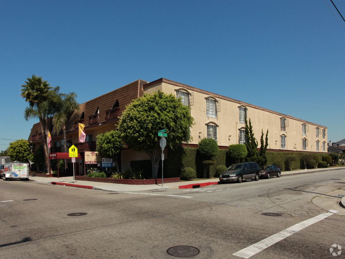 Primary Photo - Hawthorne Chateau Apartments