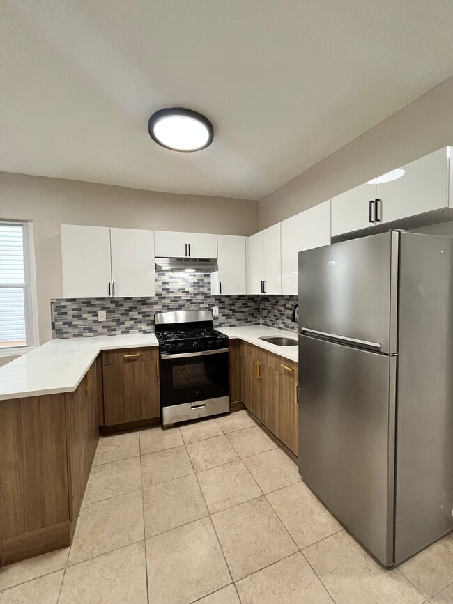 132 Wilkinson Ave 1R - 134 Wilkinson Ave