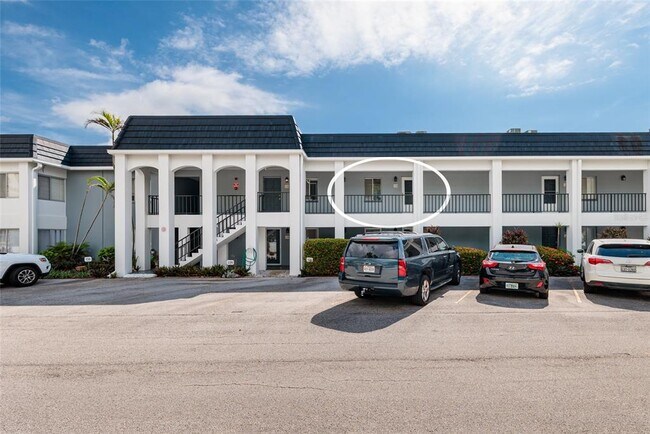 Foto del edificio - 8651 10th St N