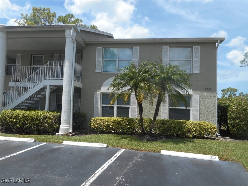 Foto principal - 259 Quail Forest Blvd