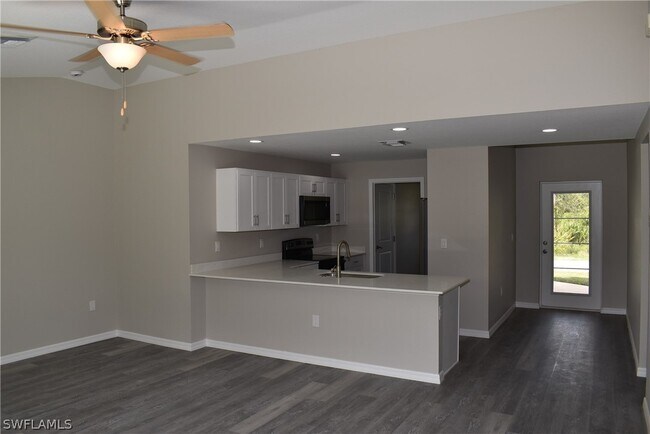 Foto del edificio - 8159 Hedgecoth Ave