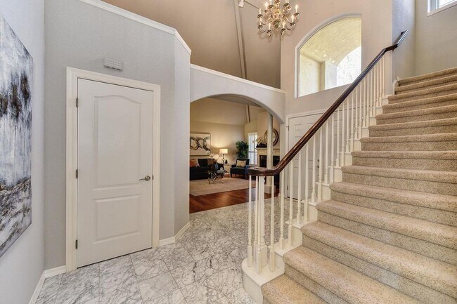 Foto del edificio - Elegant Granite Bay Home Located in Treelake Village and the  Eureka Union School District