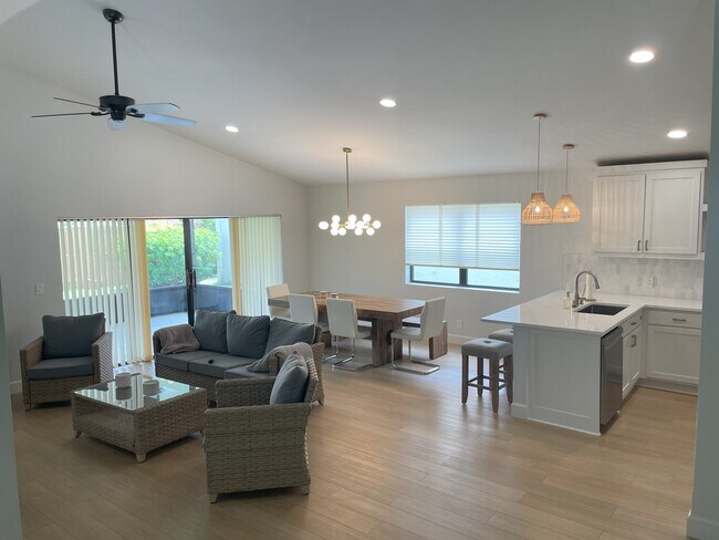 Building Photo - 2670 Mikasa Dr