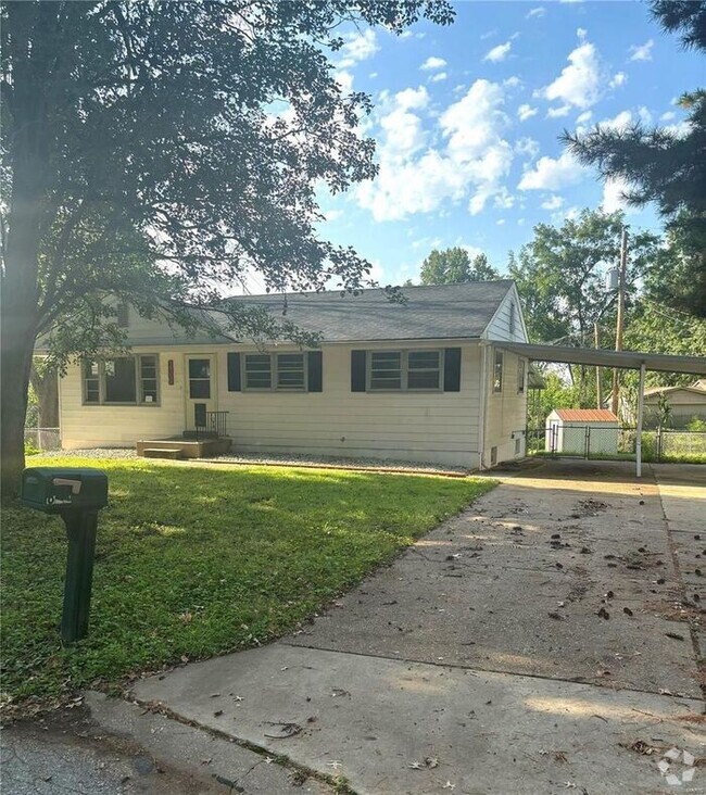 Building Photo - 8602 Gwin Dr