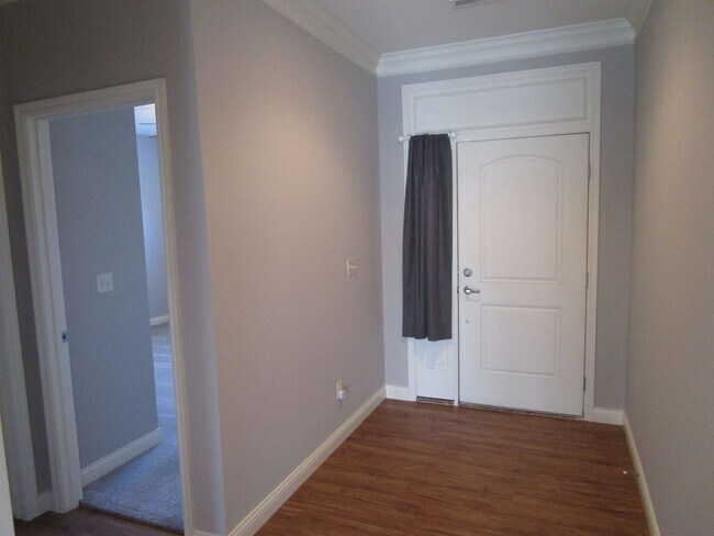 Foto del edificio - Bright 3BR Townhome with Bonus Room - Available July 17!!