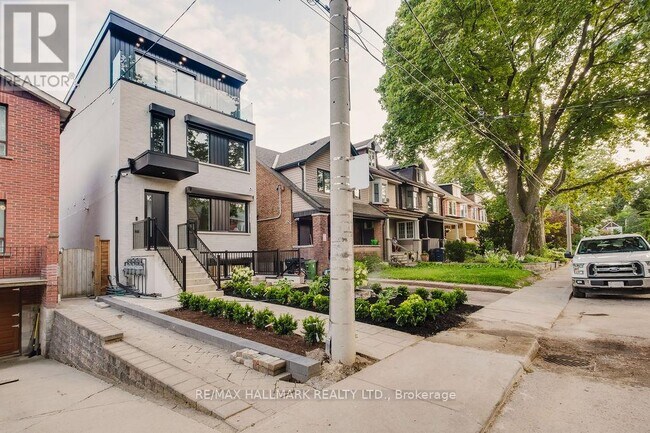 Photo du bâtiment - 37 Milverton Blvd