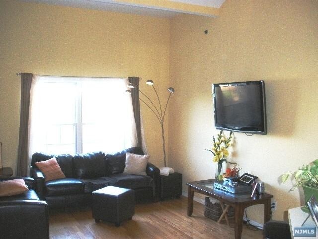 Foto principal - 20 S Midland Ave