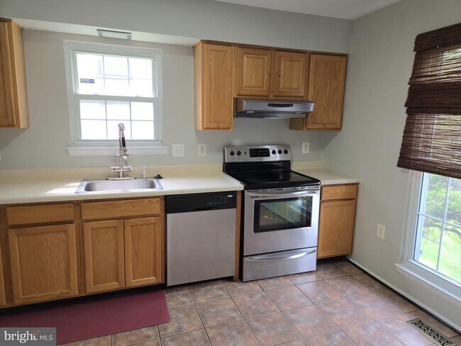 Building Photo - 15731 Millbrook Ln
