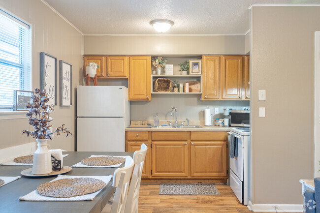 1HAB, 1BA - 680 ft² - Russian River