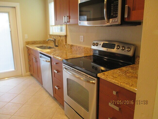 Foto del edificio - Beautiful 3 Bedroom Townhome in The Trails!