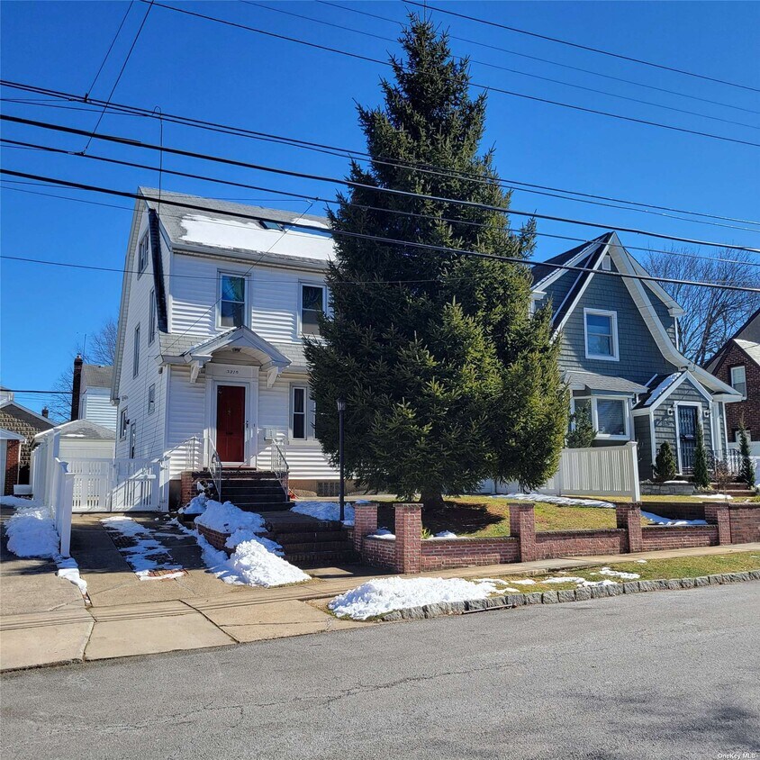 Foto principal - 32-15 169th St