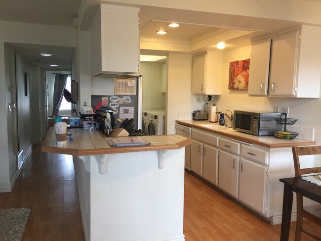 Foto del edificio - 1249 W 223rd St