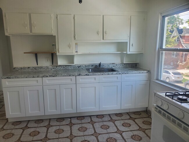 Foto del edificio - Bright & Spacious 2 bedroom and 1 bath