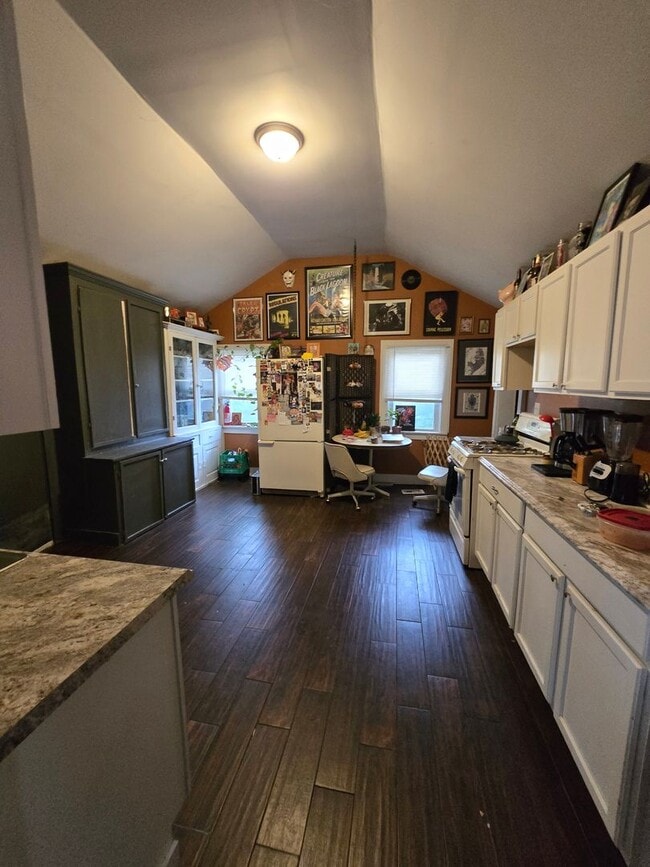 Foto del edificio - 4 Bedroom 1.5 Bath Single Family Home for ...