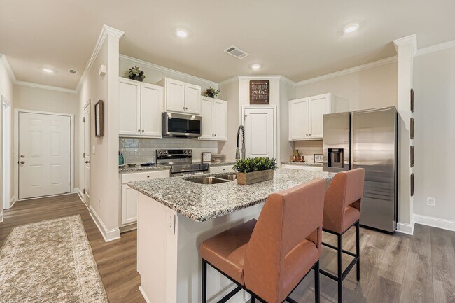 Building Photo - 121 Pyrus Ln