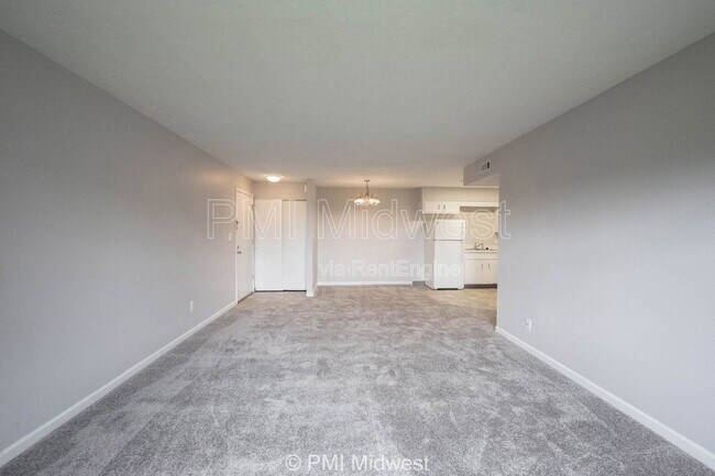 Foto del edificio - 326 Progress Rd