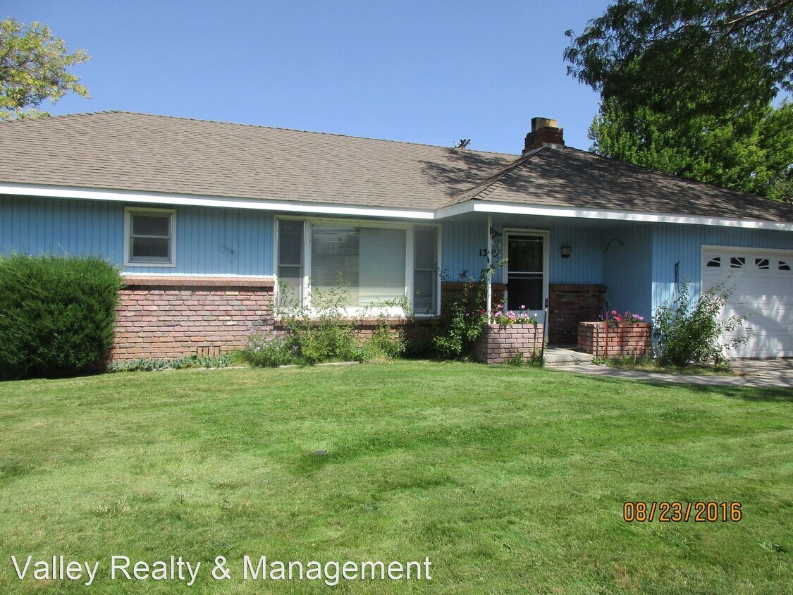 Foto principal - 3 br, 2 bath Apartment - 1393 Meadow Lane