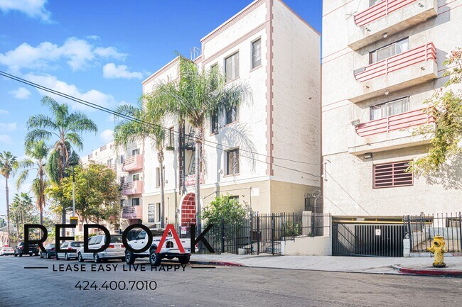 Foto del edificio - 447 S Grand View St