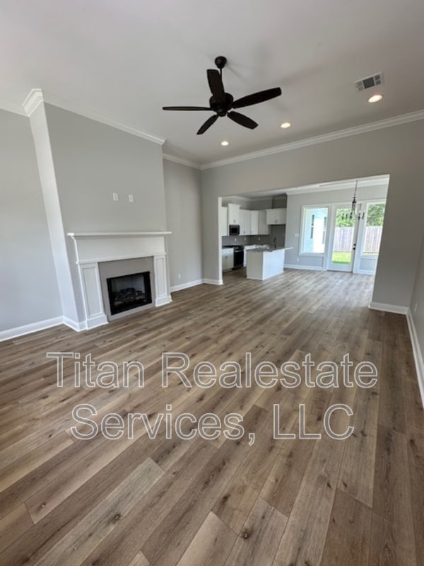 Building Photo - 124 Jagged Grove Ln