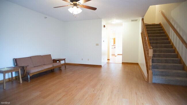 Building Photo - 2 br, 2.5 bath Townhome - The Gables The G...