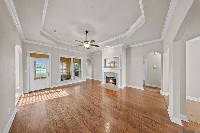 Foto del edificio - 6107 Waterford Ln