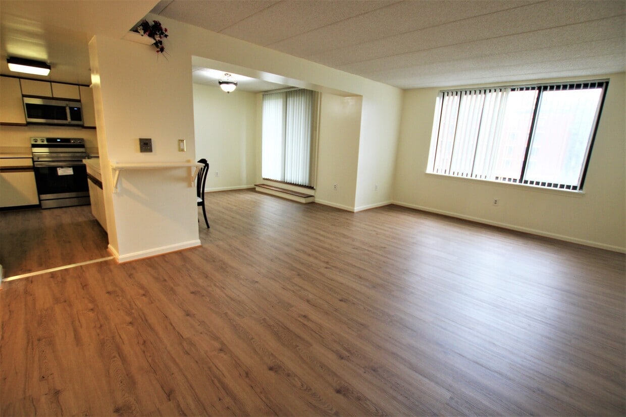 Primary Photo - 85 Brainerd Rd