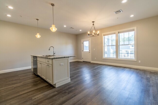 Foto del edificio - 502 Edgewater Cir