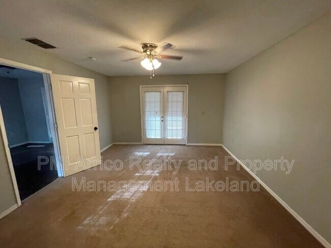 Building Photo - 4101 Staffordshire Dr