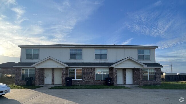 Building Photo - 3807 Pecos Dr
