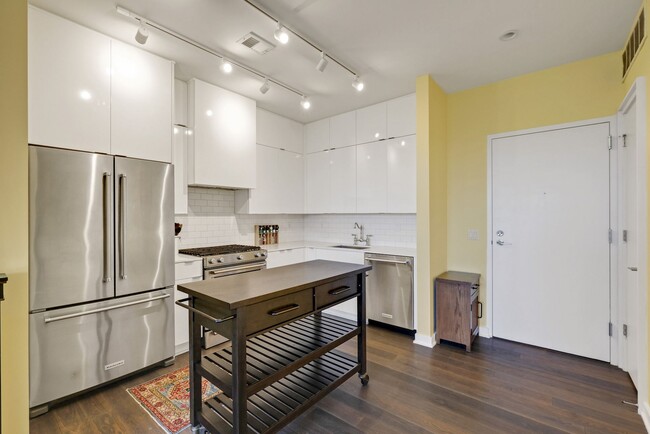 Building Photo - 1380 Quincy St NW