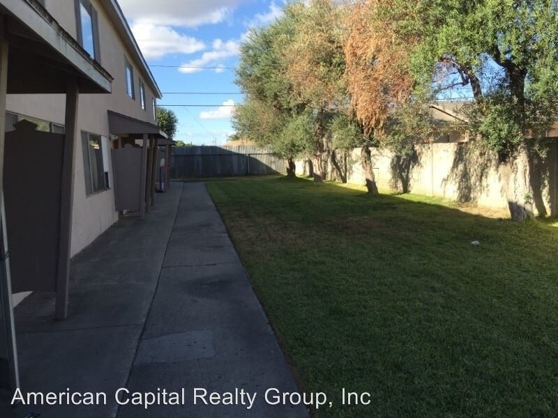 Foto principal - 210 S Newhope St