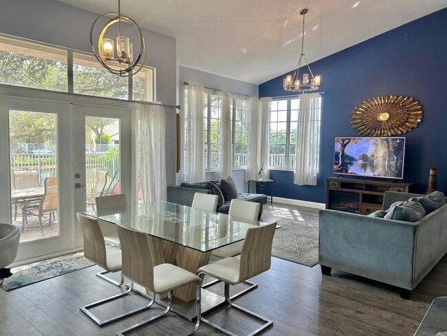 Foto del edificio - 1236 Bayview Cir